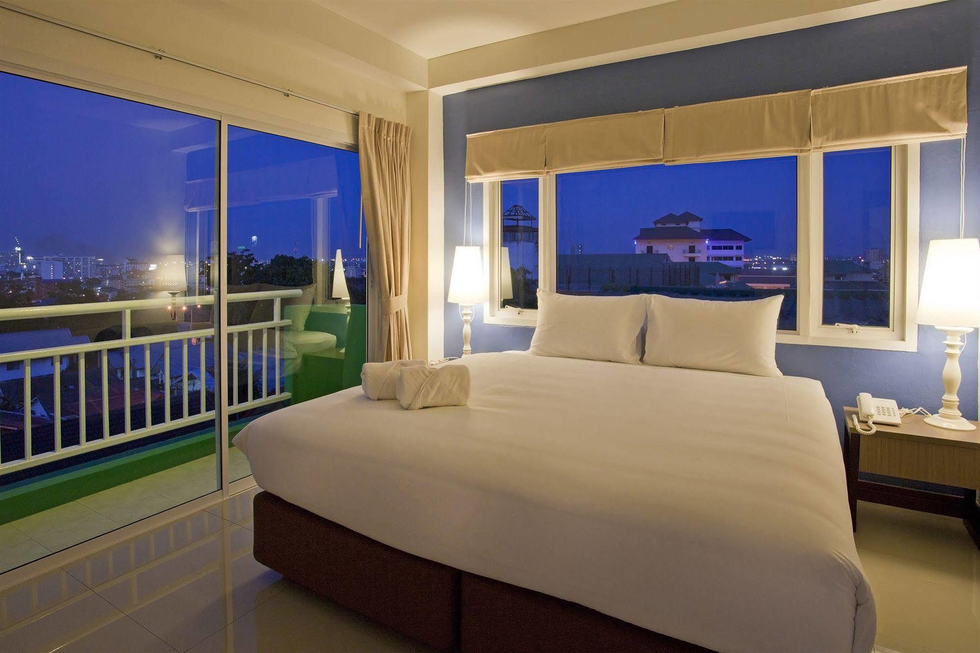 Wiz Hotel Pattaya Zewnętrze zdjęcie
