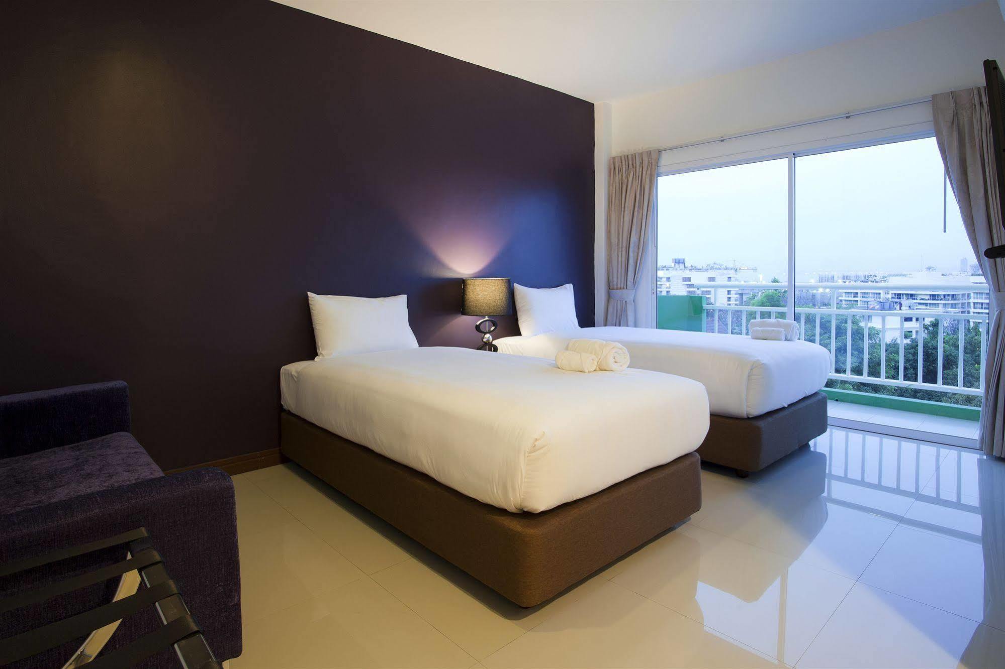 Wiz Hotel Pattaya Zewnętrze zdjęcie