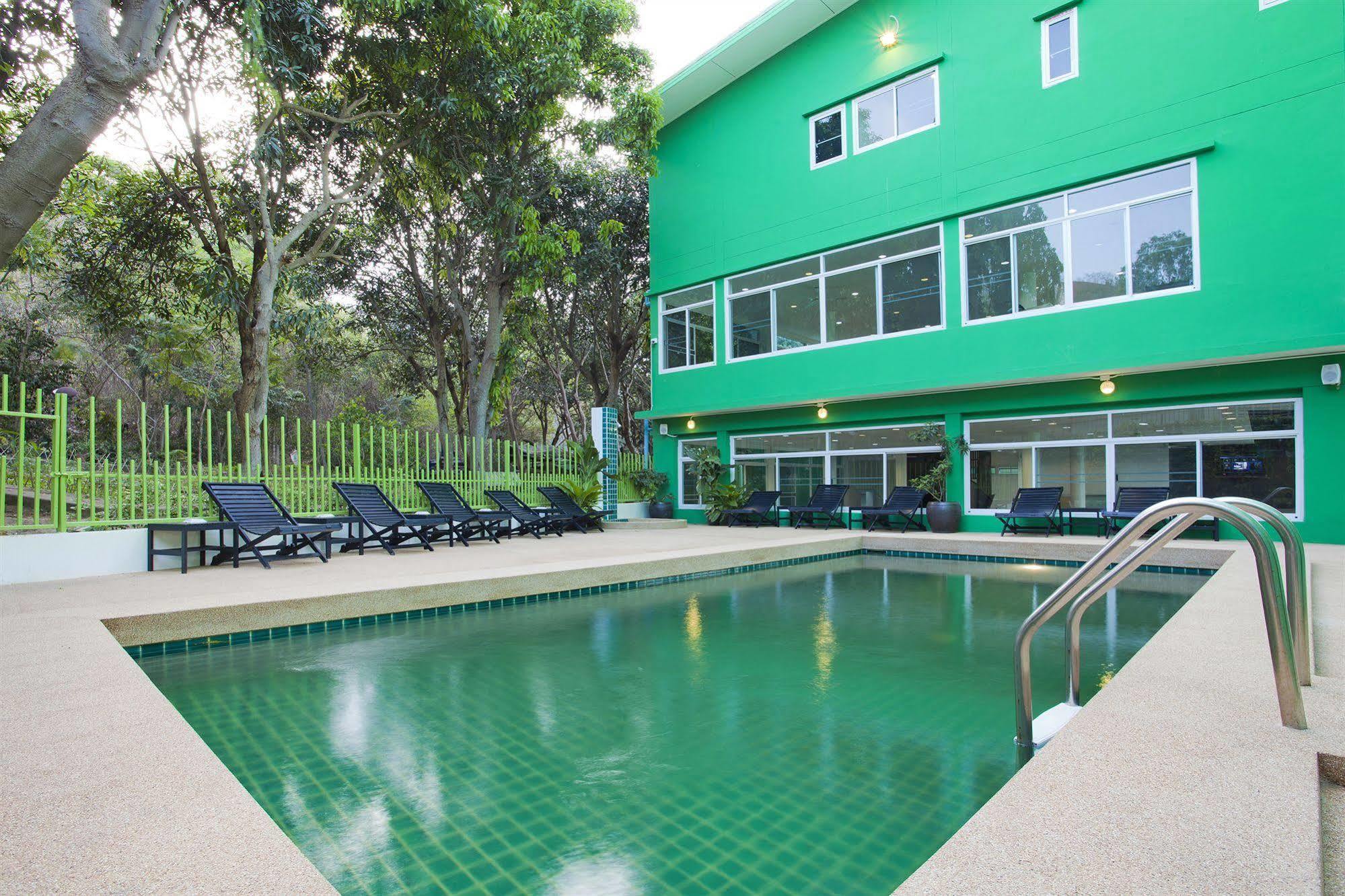Wiz Hotel Pattaya Zewnętrze zdjęcie