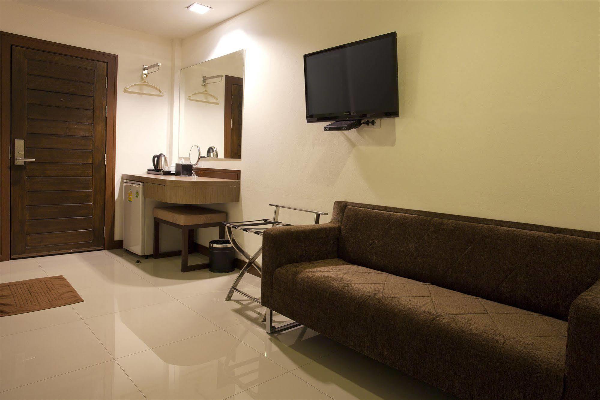 Wiz Hotel Pattaya Zewnętrze zdjęcie